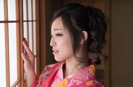 GENM-025 Emi Fukada, The Ultimate Beautiful Girl Who Tempts With Exposure
