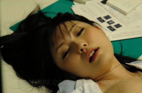 HAHOB-024 We Found A Members Only Lounge By The Harbor Where The Girls Do Non-Nude Erotica! Sari Nagahama